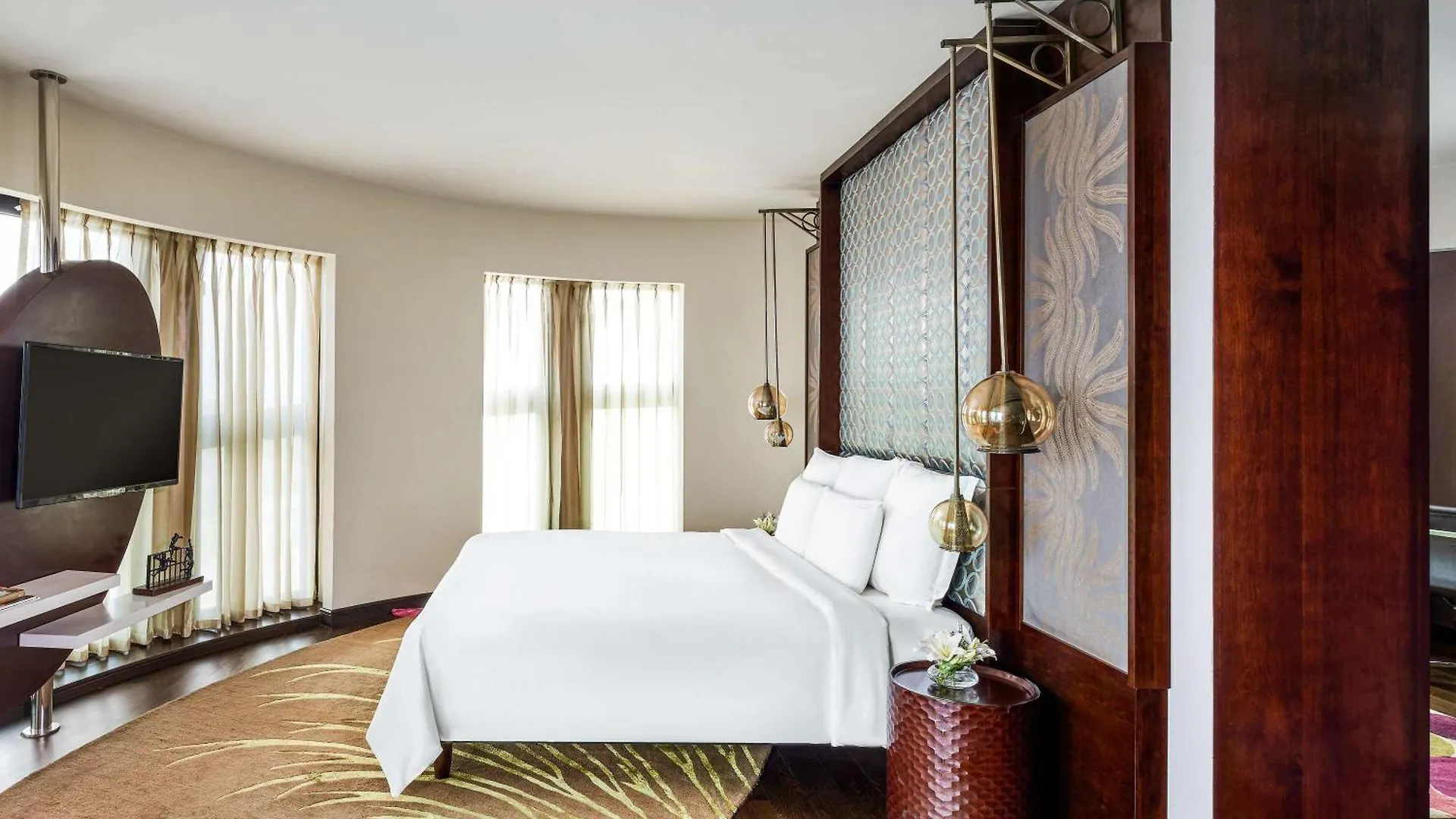 Pullman New Delhi Aerocity Hotel