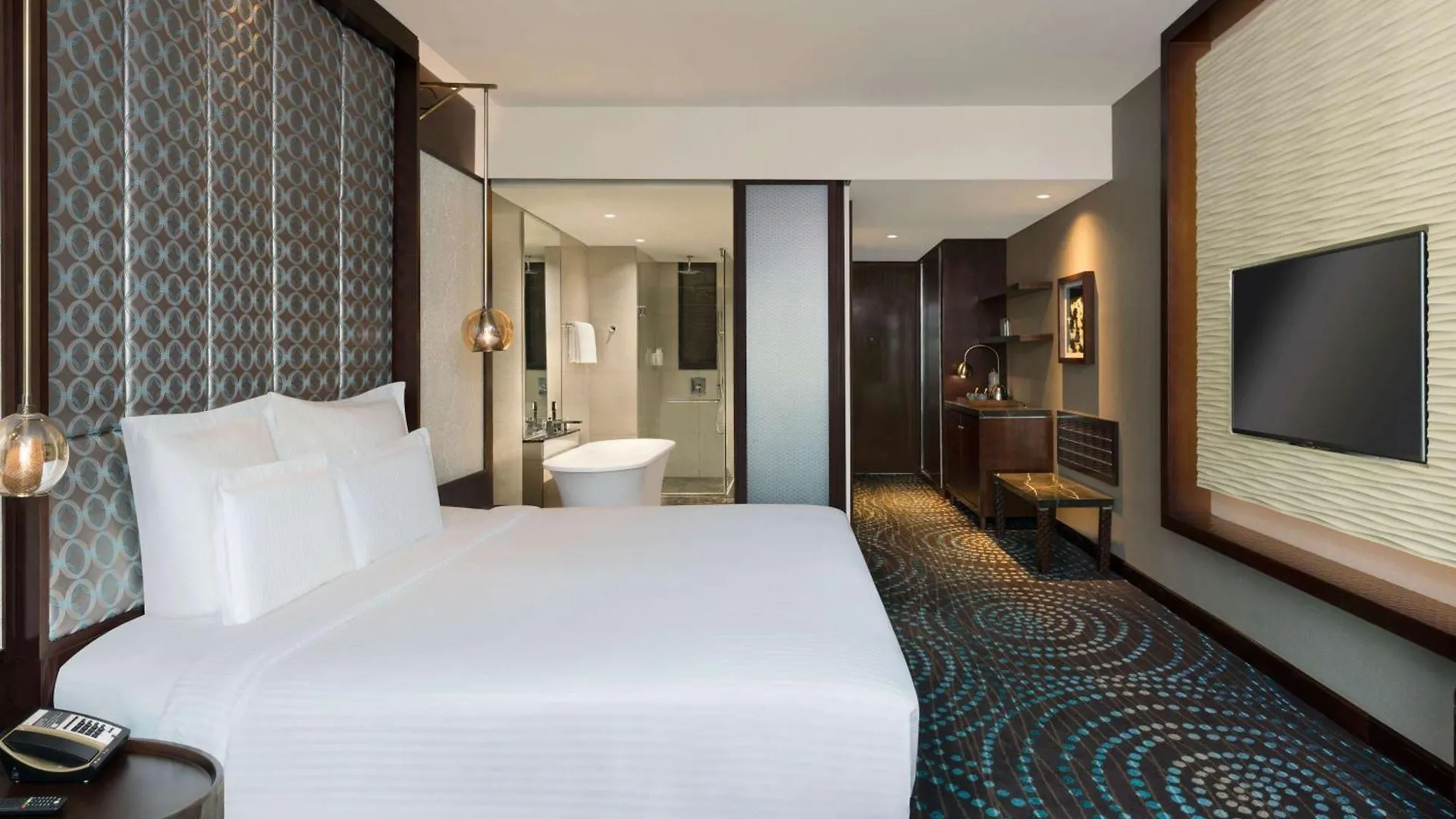 Pullman New Delhi Aerocity