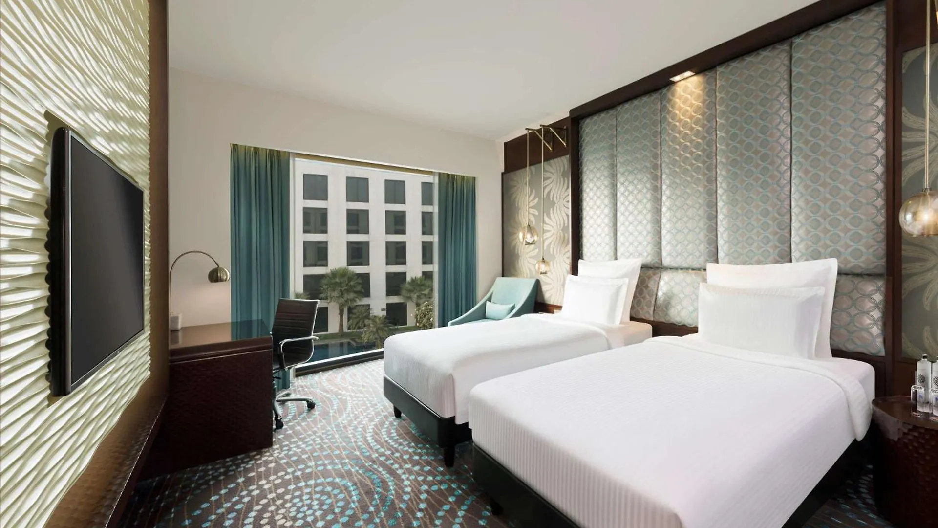 Pullman New Delhi Aerocity 5*,  Indien