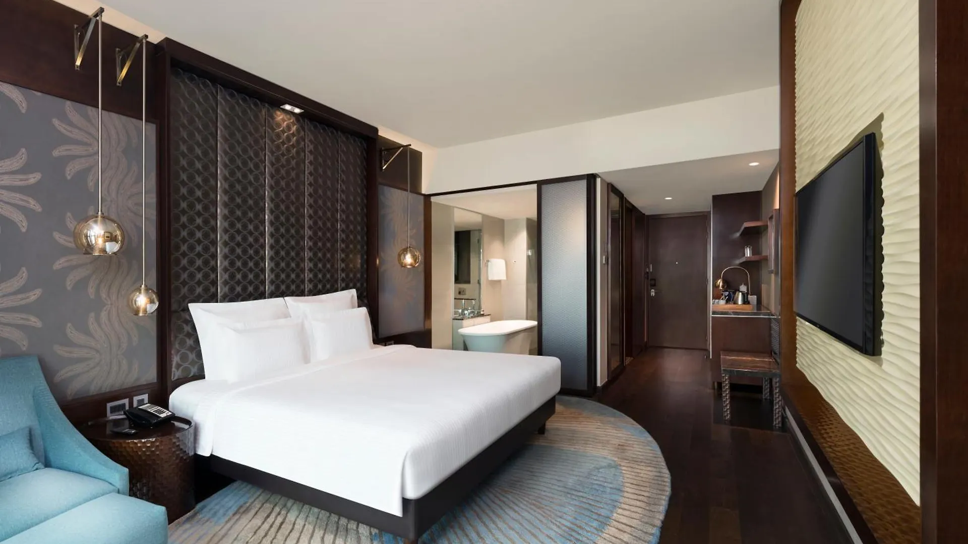 Pullman New Delhi Aerocity Hotel