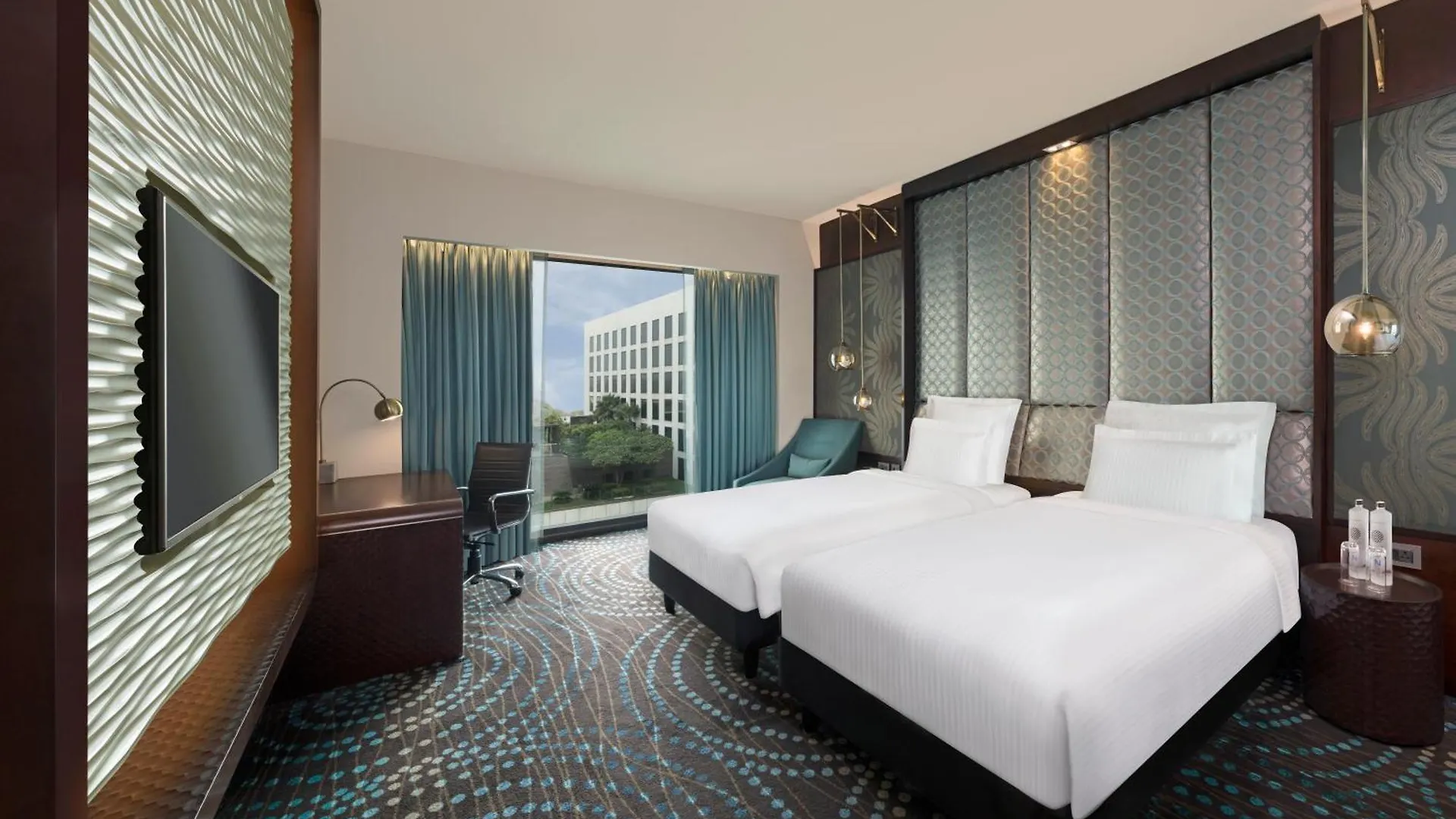 ***** Hotel Pullman New Delhi Aerocity Indien